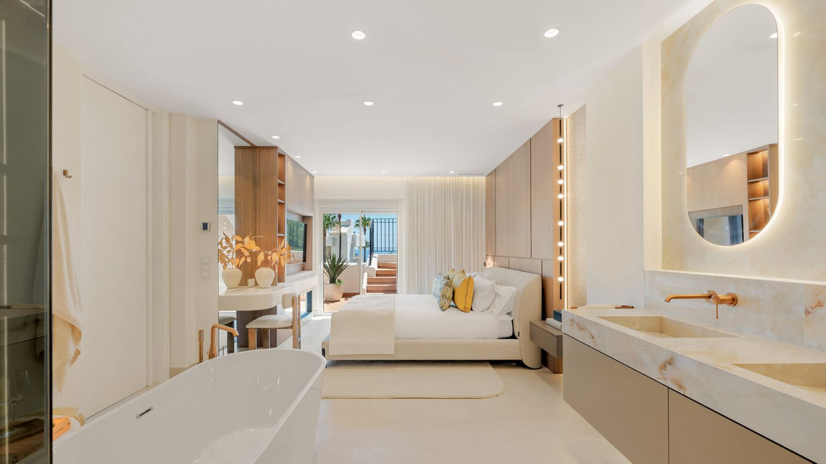 3 Bed Apartment for sale in New Golden Mile Costa Del Sol, Málaga, Spain