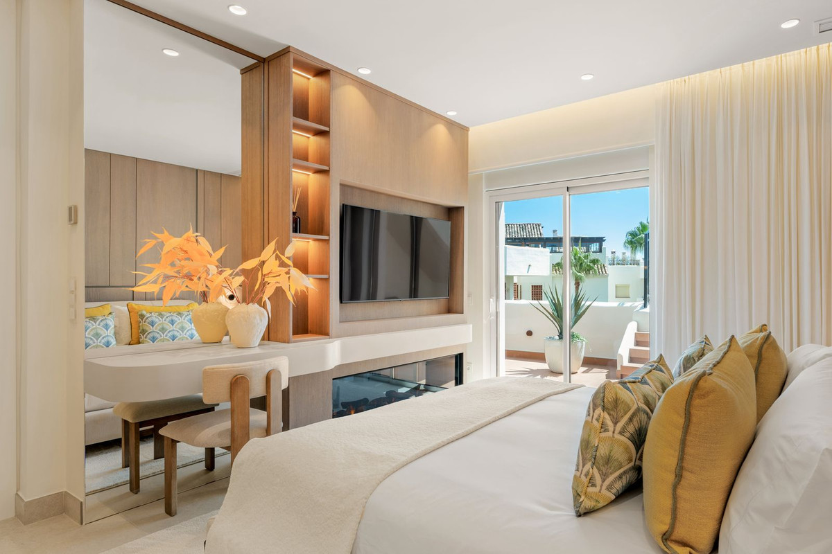 3 Bed Apartment for sale in New Golden Mile Costa Del Sol, Málaga, Spain