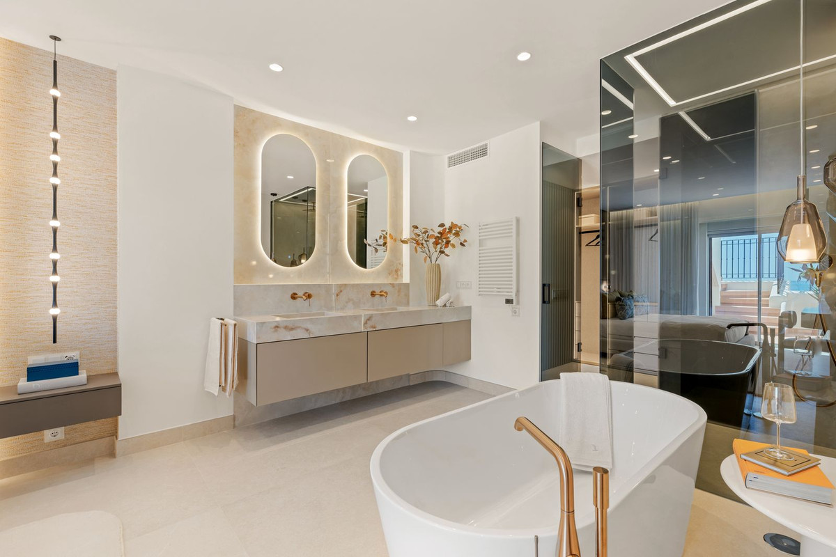 3 Bed Apartment for sale in New Golden Mile Costa Del Sol, Málaga, Spain