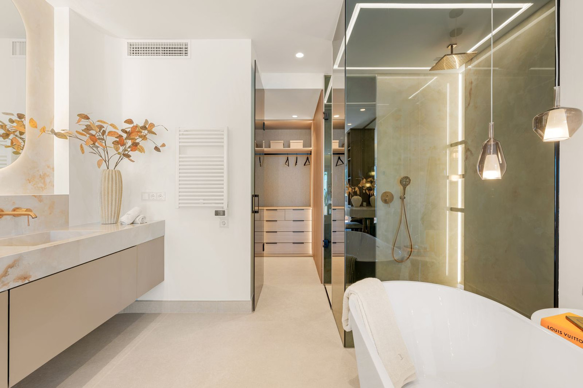 3 Bed Apartment for sale in New Golden Mile Costa Del Sol, Málaga, Spain