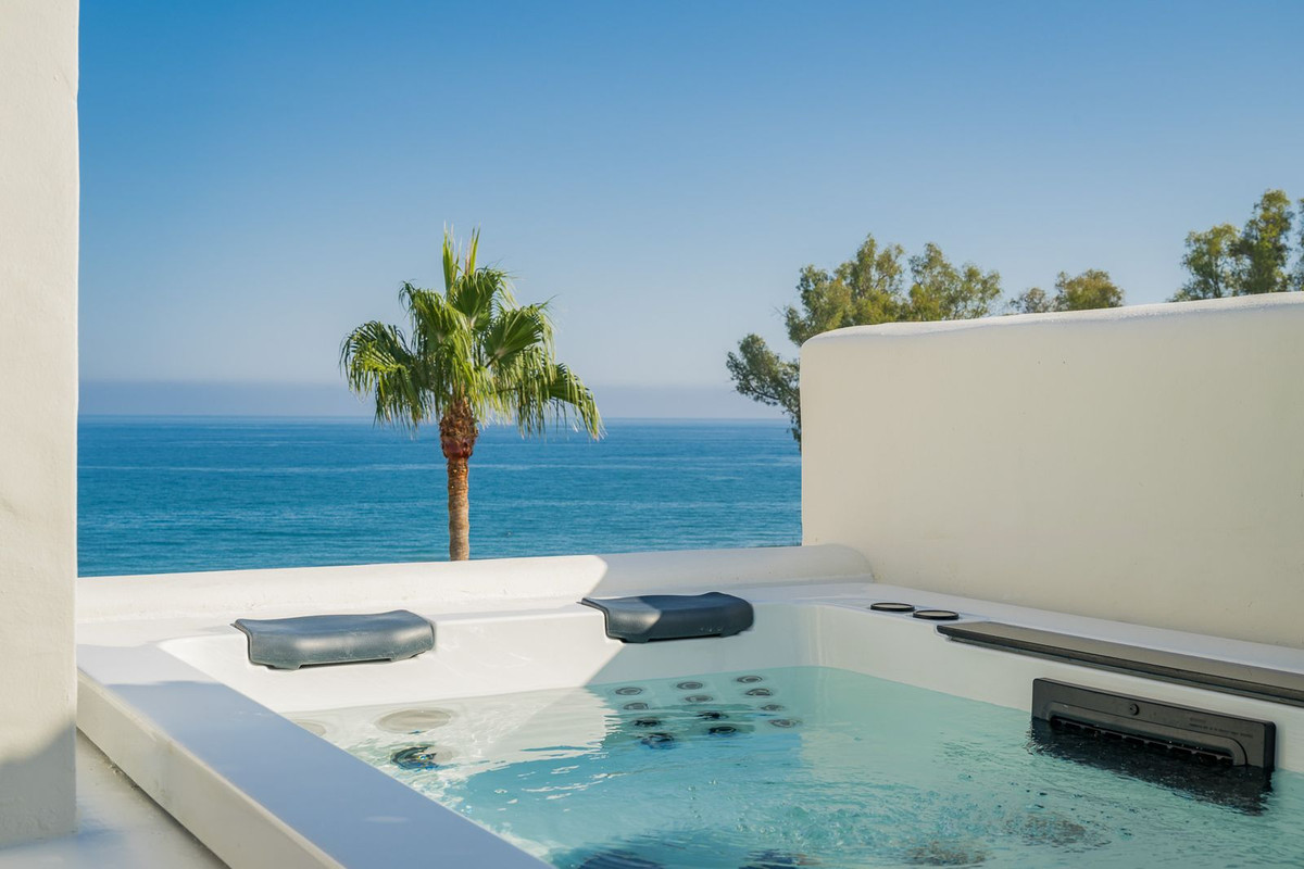 3 Bed Apartment for sale in New Golden Mile Costa Del Sol, Málaga, Spain
