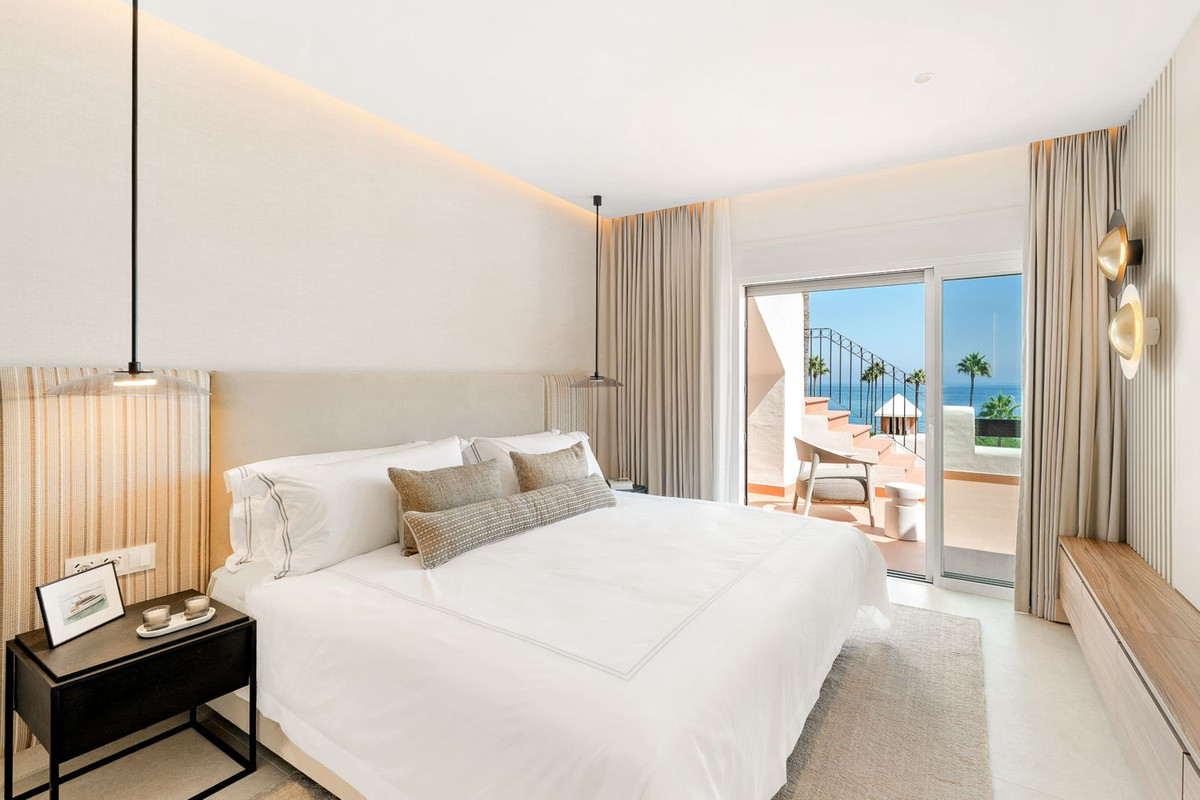 3 Bed Apartment for sale in New Golden Mile Costa Del Sol, Málaga, Spain
