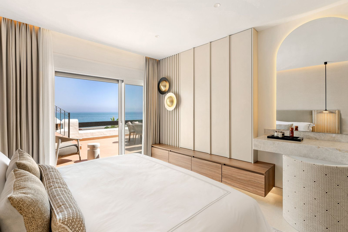 3 Bed Apartment for sale in New Golden Mile Costa Del Sol, Málaga, Spain