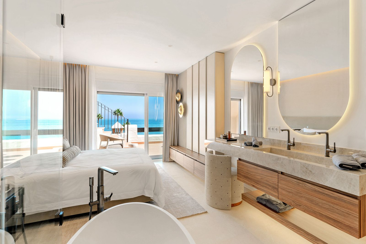 3 Bed Apartment for sale in New Golden Mile Costa Del Sol, Málaga, Spain