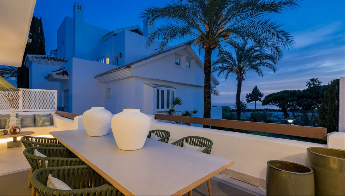 3 Bed Apartment for sale in Los Monteros Costa Del Sol, Málaga, Spain