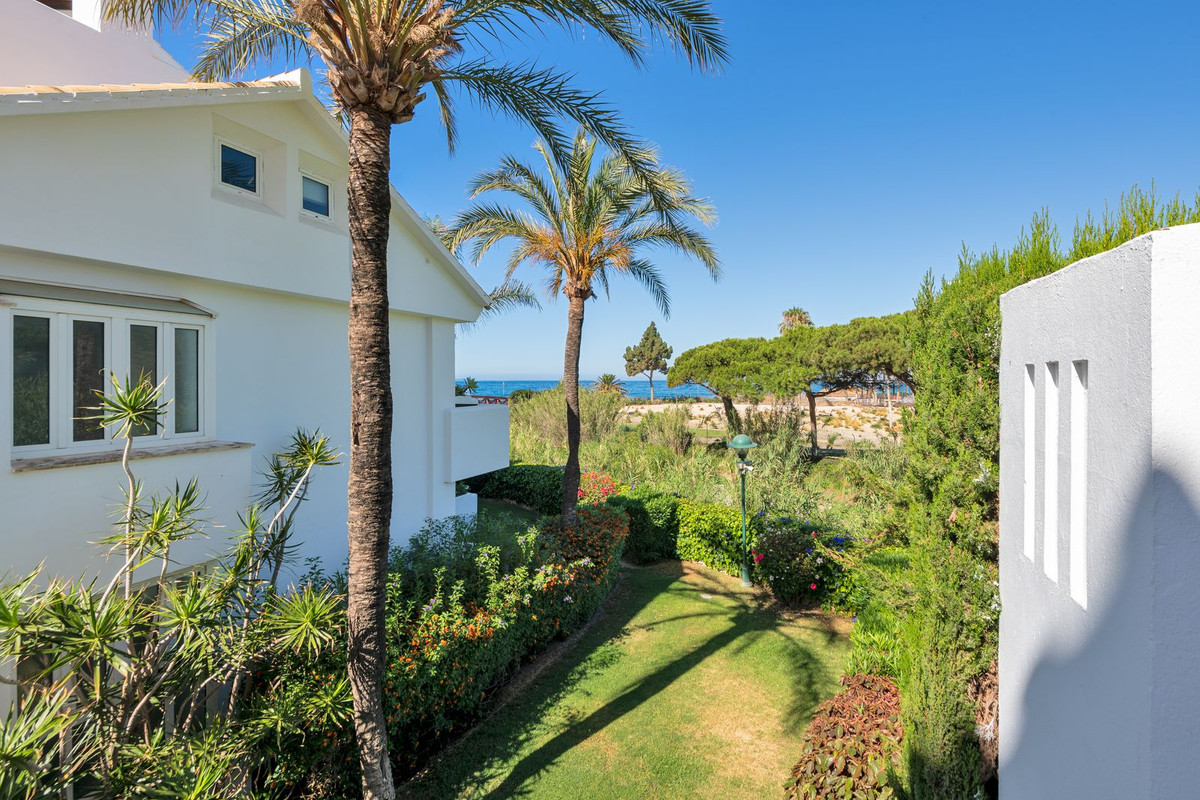 3 Bed Apartment for sale in Los Monteros Costa Del Sol, Málaga, Spain