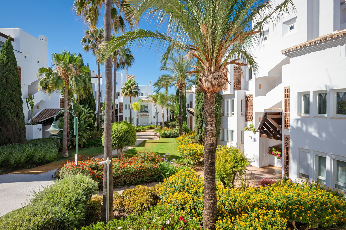 3 Bed Apartment for sale in Los Monteros Costa Del Sol, Málaga, Spain