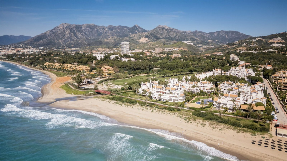 3 Bed Apartment for sale in Los Monteros Costa Del Sol, Málaga, Spain