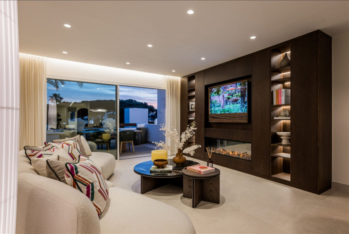3 Bed Apartment for sale in Los Monteros Costa Del Sol, Málaga, Spain