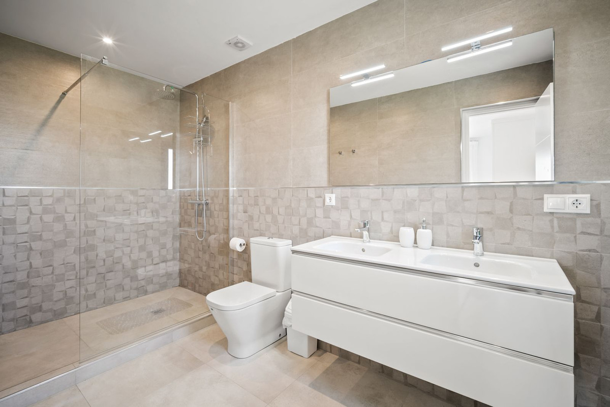 5 Bed Townhouse for sale in Torrenueva Costa Del Sol, Málaga, Spain