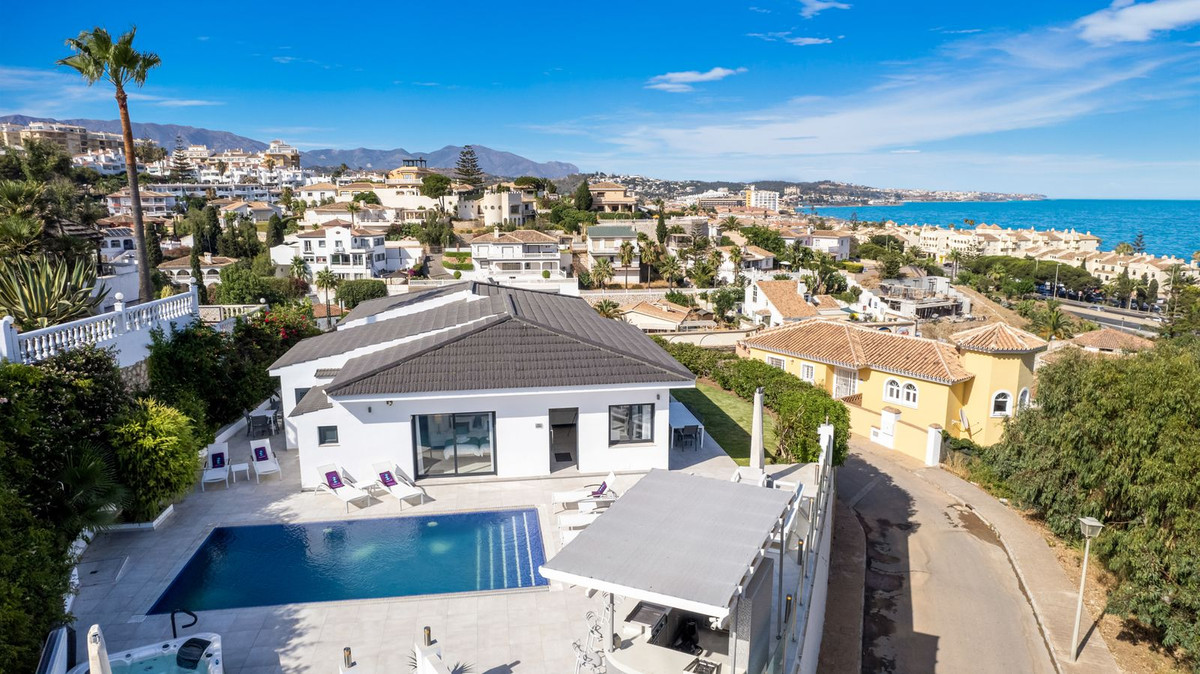 5 Bed Townhouse for sale in Torrenueva Costa Del Sol, Málaga, Spain