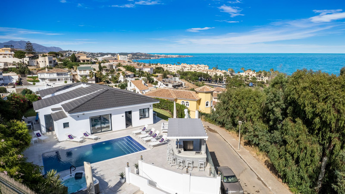 5 Bed Townhouse for sale in Torrenueva Costa Del Sol, Málaga, Spain
