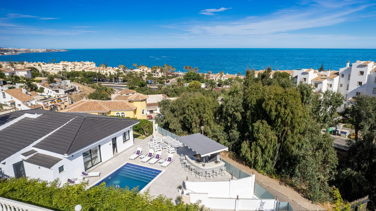 5 Bed Townhouse for sale in Torrenueva Costa Del Sol, Málaga, Spain