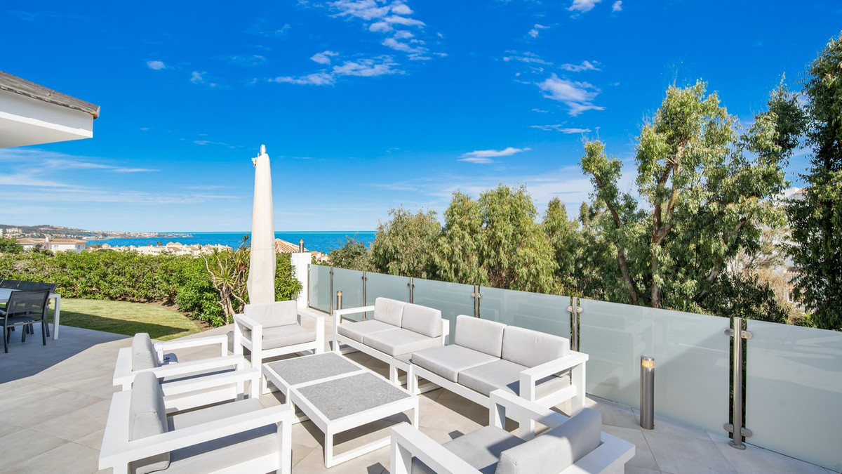 5 Bed Townhouse for sale in Torrenueva Costa Del Sol, Málaga, Spain