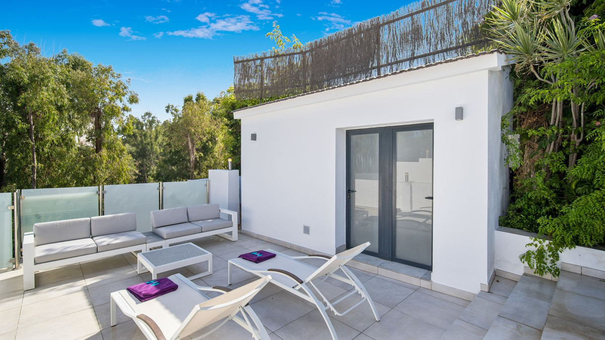 5 Bed Townhouse for sale in Torrenueva Costa Del Sol, Málaga, Spain