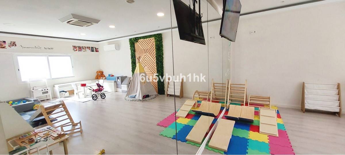 Commercial unit for sale in Fuengirola Costa Del Sol, Málaga, Spain