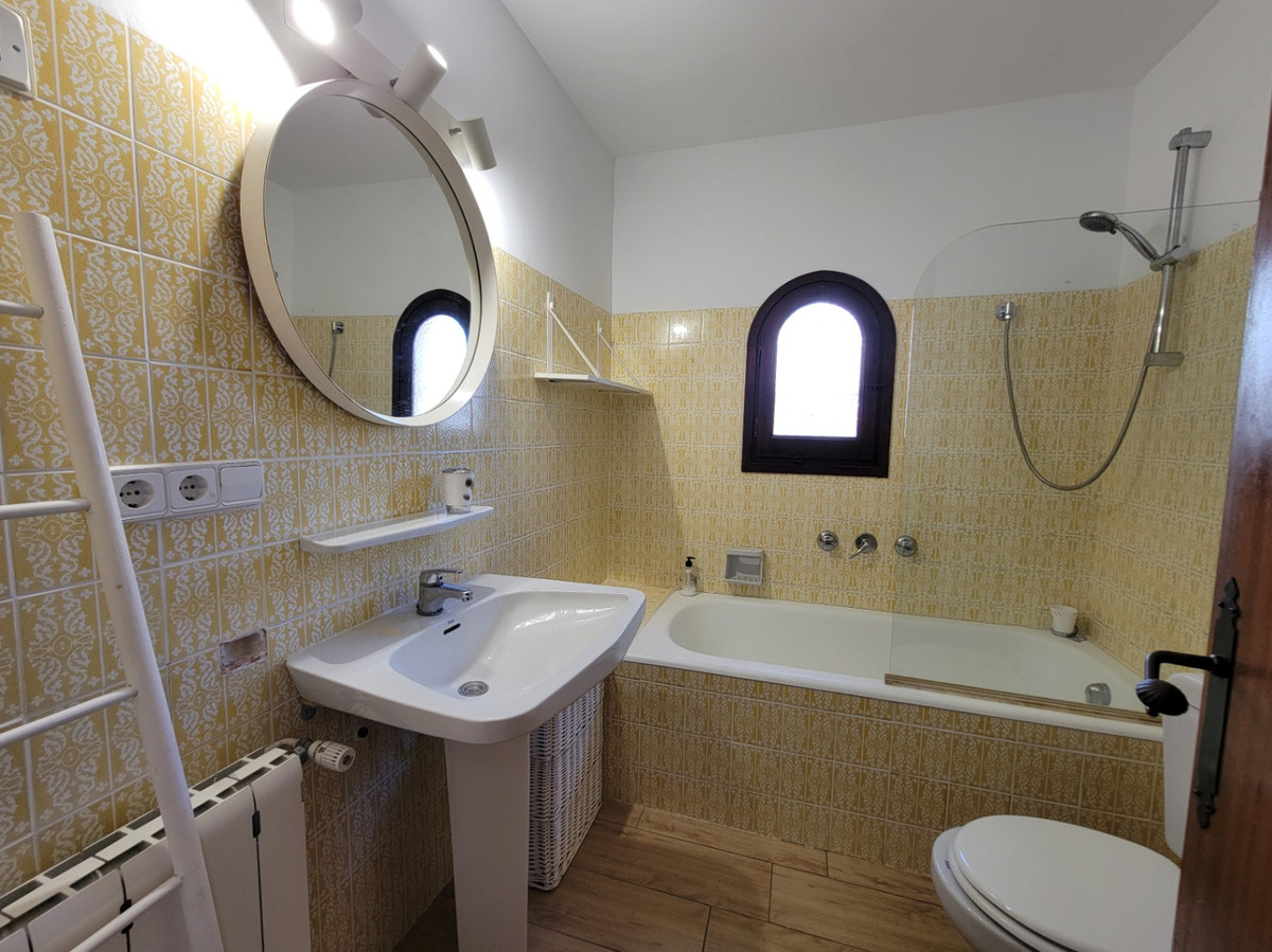 Se vende Villa - Chalet de 3 dormitorios en Costa Blanca, Alicante, España