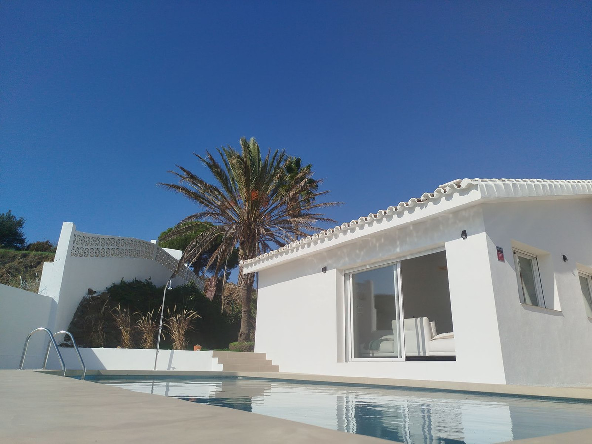 Se vende Villa - Chalet de 3 dormitorios en Costa Del Sol, Málaga, España