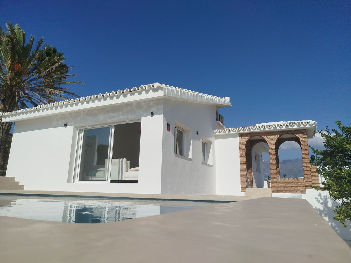 Se vende Villa - Chalet de 3 dormitorios en Costa Del Sol, Málaga, España