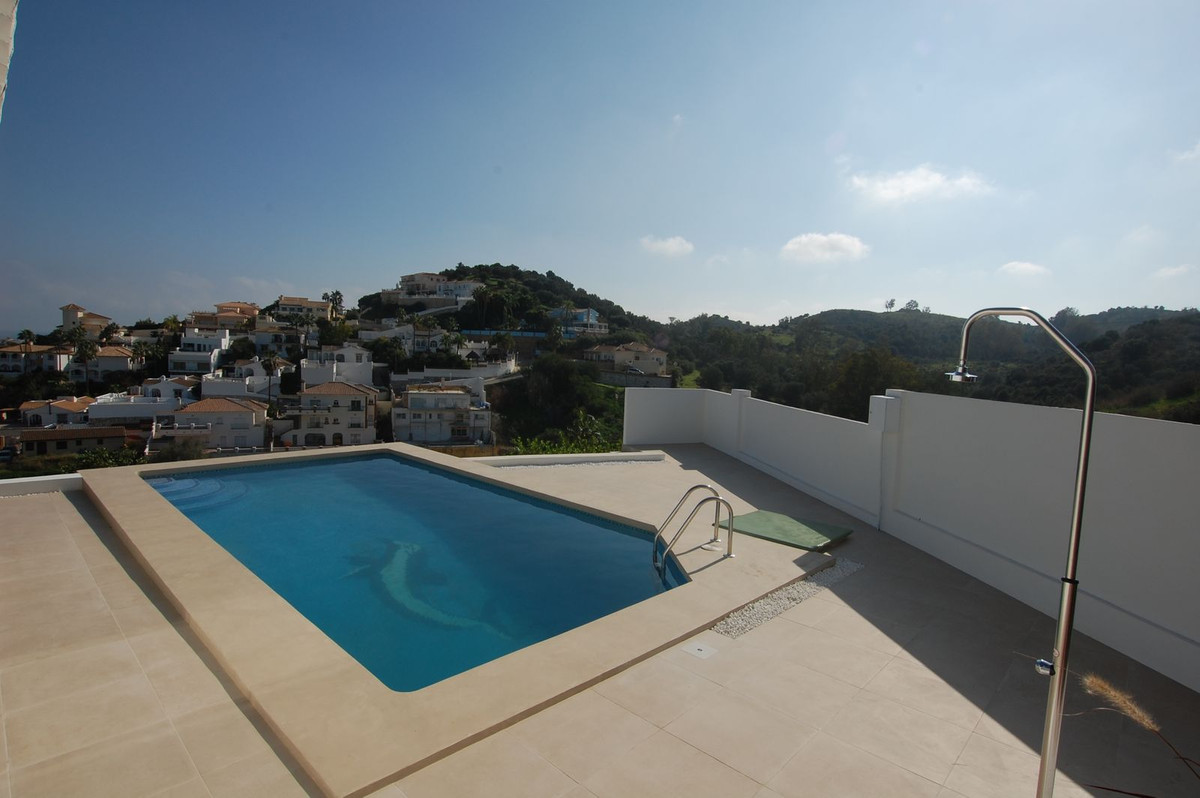 Se vende Villa - Chalet de 3 dormitorios en Costa Del Sol, Málaga, España