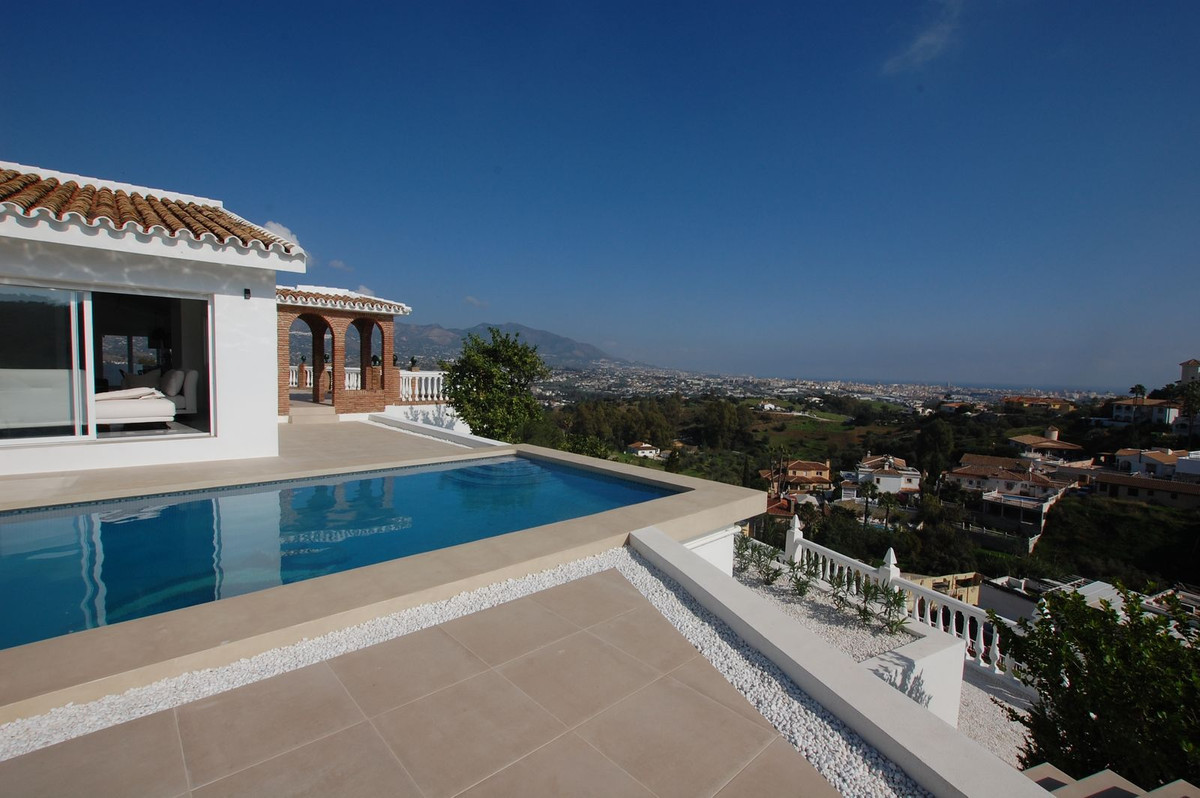 Se vende Villa - Chalet de 3 dormitorios en Costa Del Sol, Málaga, España