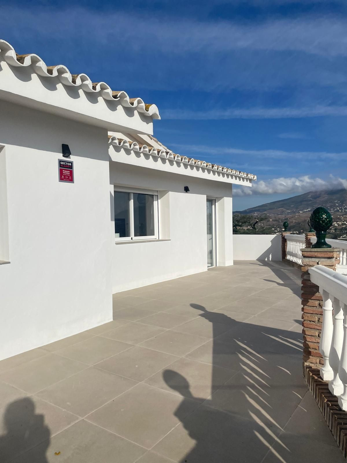 Se vende Villa - Chalet de 3 dormitorios en Costa Del Sol, Málaga, España