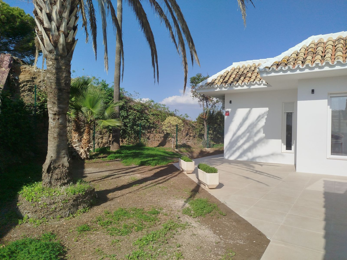 Se vende Villa - Chalet de 3 dormitorios en Costa Del Sol, Málaga, España