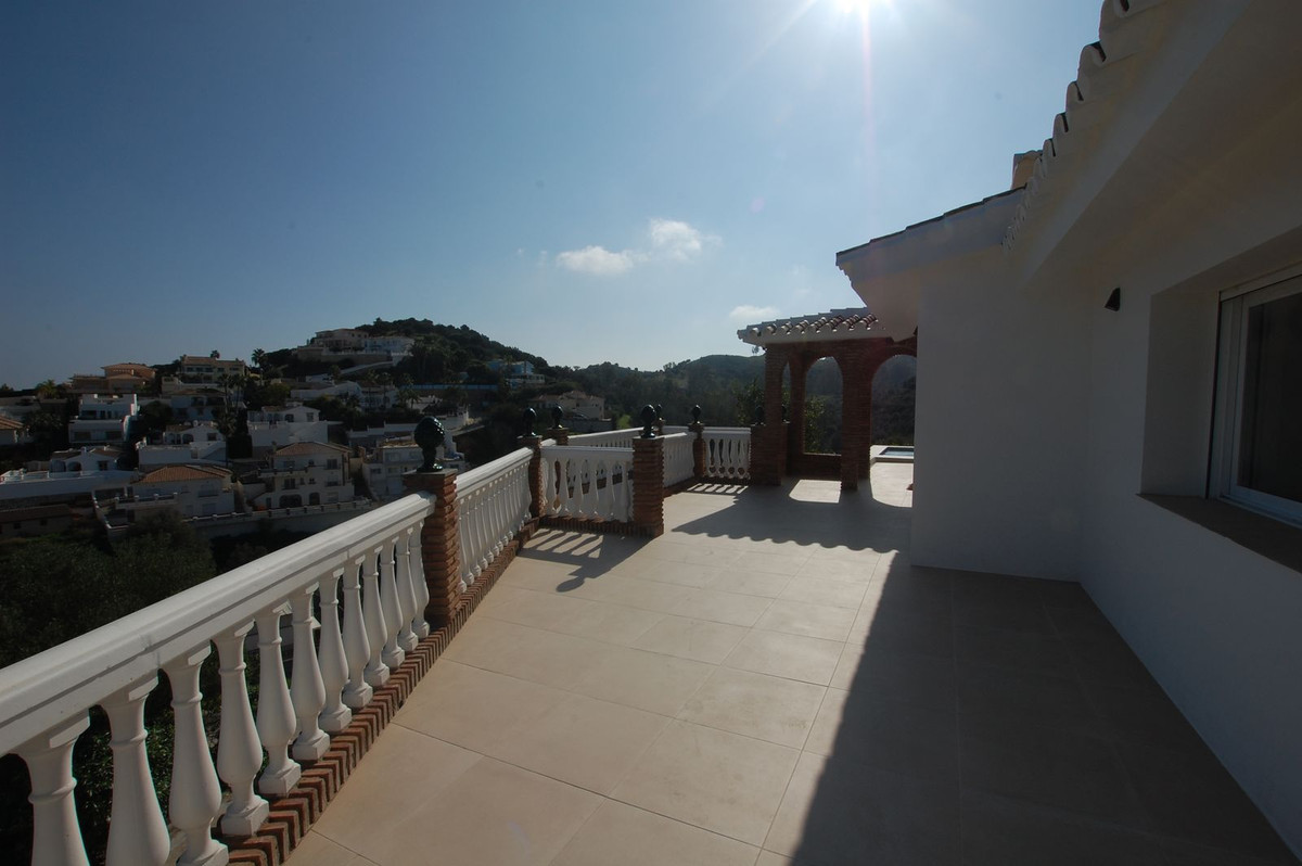 Se vende Villa - Chalet de 3 dormitorios en Costa Del Sol, Málaga, España