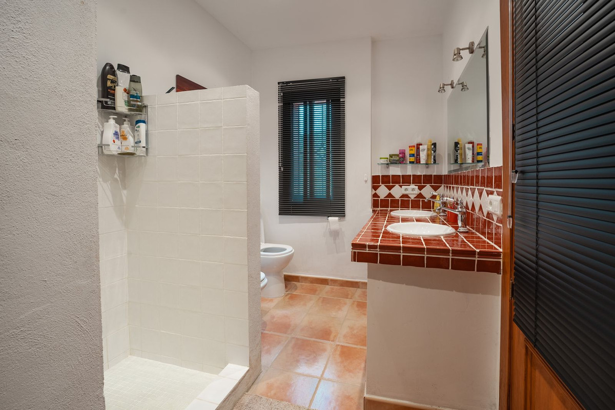 4 Bed Townhouse for sale in Monda Costa Del Sol, Málaga, Spain