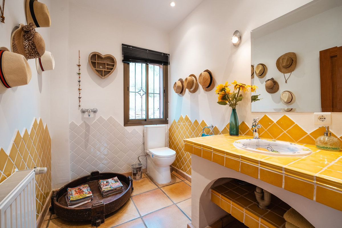 4 Bed Townhouse for sale in Monda Costa Del Sol, Málaga, Spain