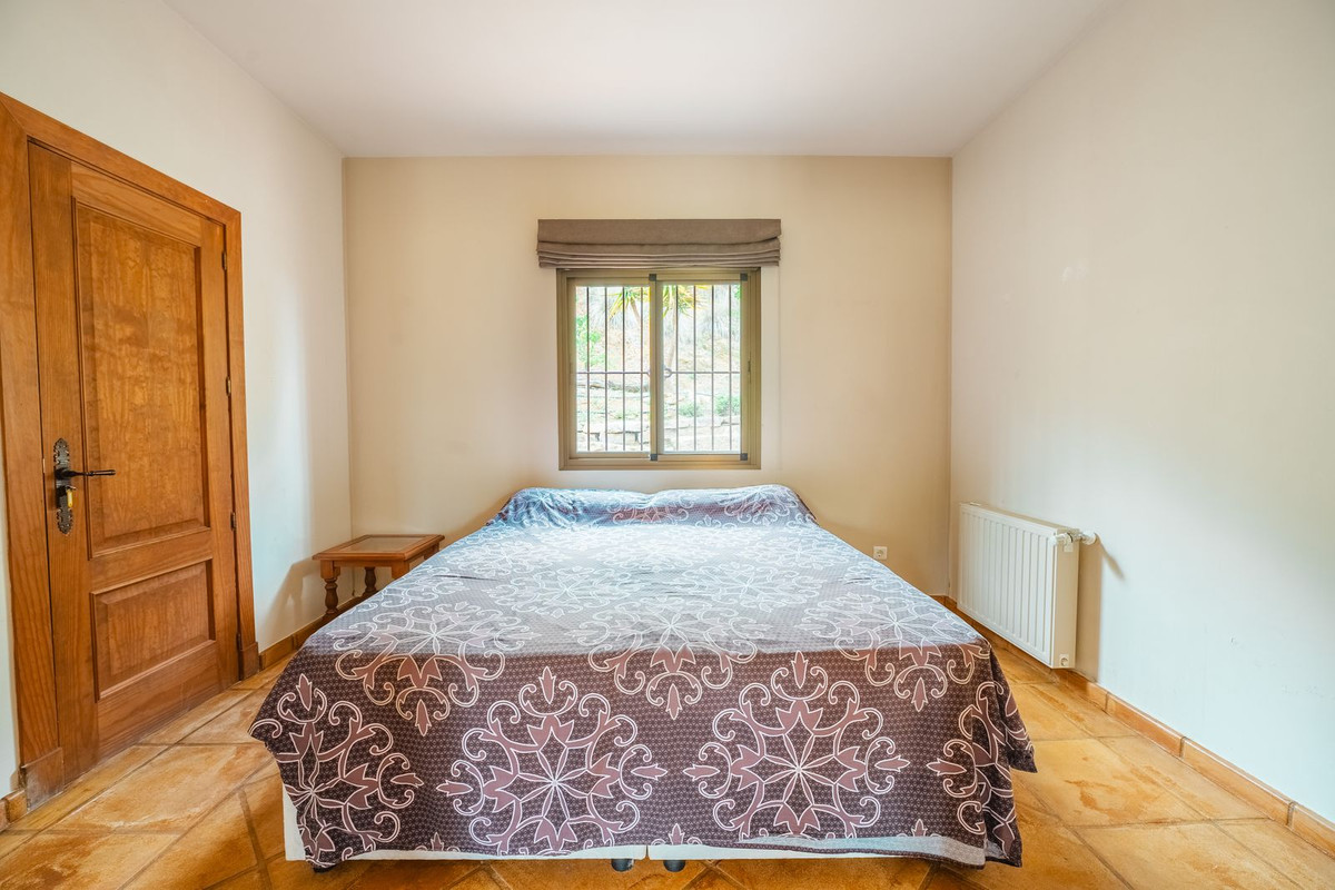 4 Bed Townhouse for sale in Monda Costa Del Sol, Málaga, Spain