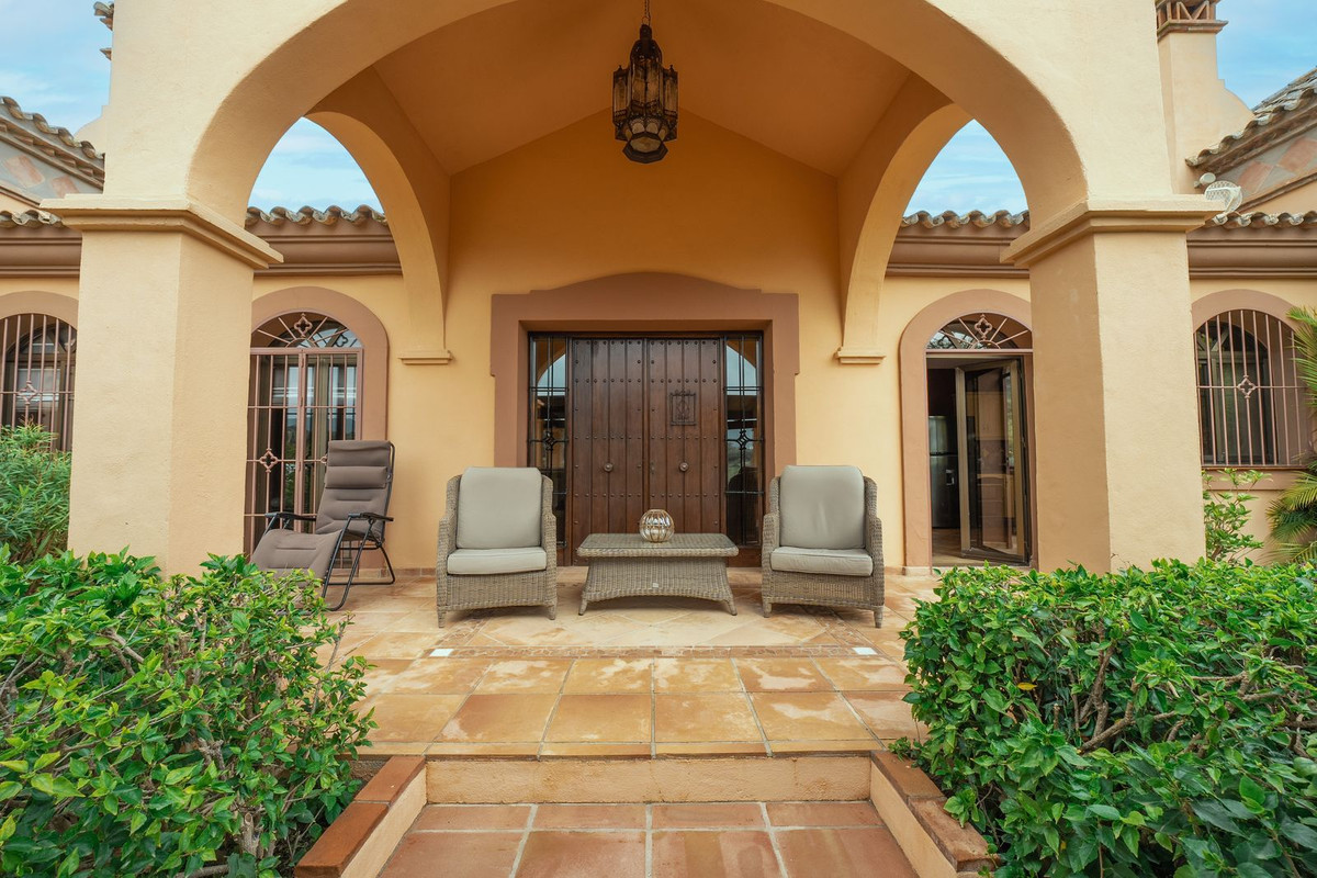4 Bed Townhouse for sale in Monda Costa Del Sol, Málaga, Spain