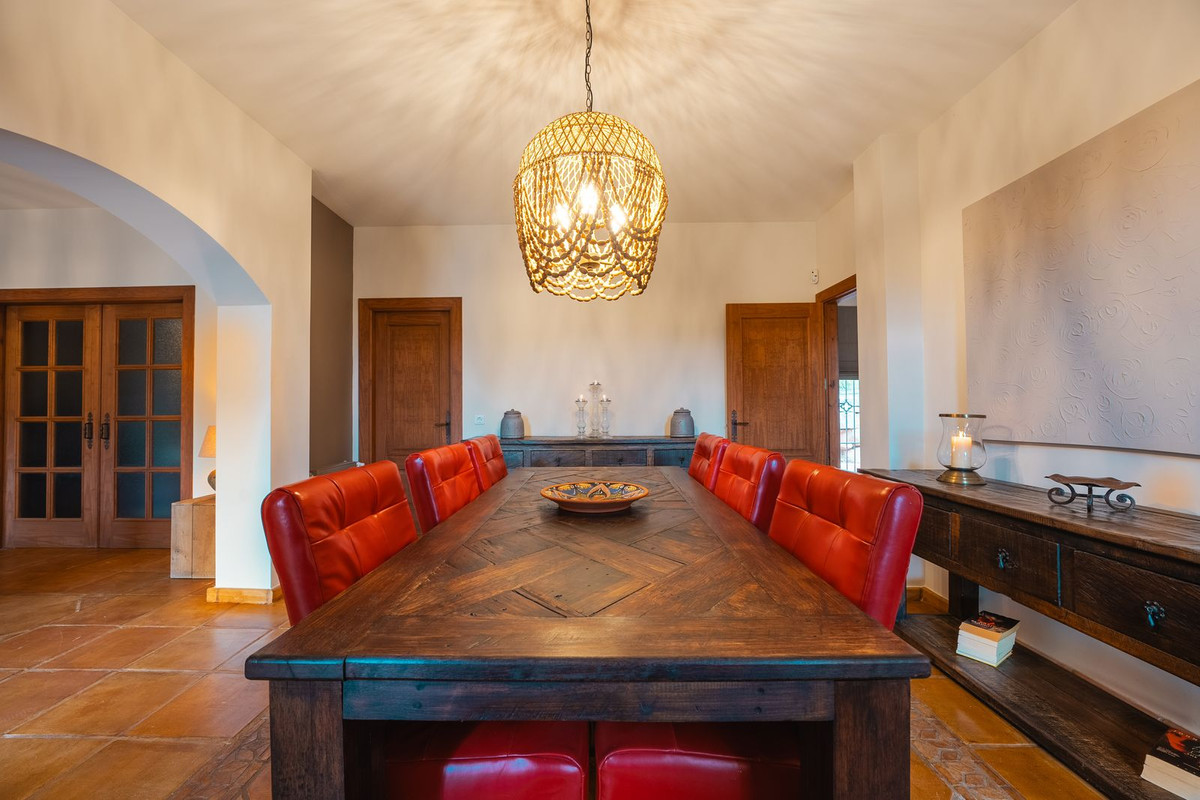 4 Bed Townhouse for sale in Monda Costa Del Sol, Málaga, Spain