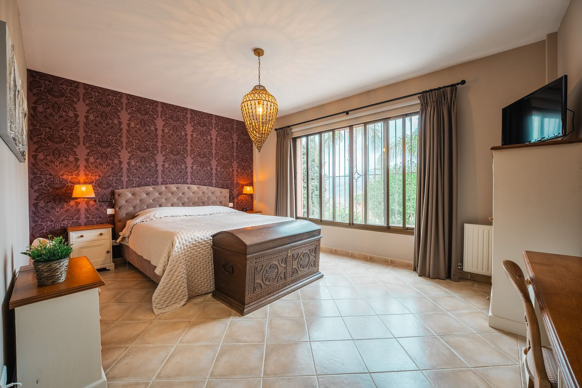 4 Bed Townhouse for sale in Monda Costa Del Sol, Málaga, Spain