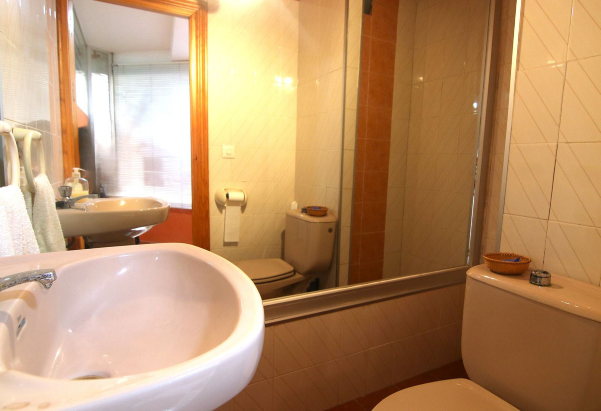Se vende Local comercial  en Costa Del Sol, Málaga, España