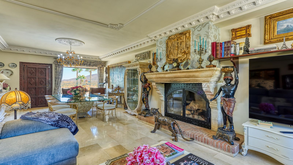8 Bed Townhouse for sale in Alhaurín De La Torre Costa Del Sol, Málaga, Spain