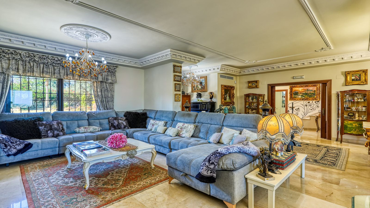 8 Bed Townhouse for sale in Alhaurín De La Torre Costa Del Sol, Málaga, Spain