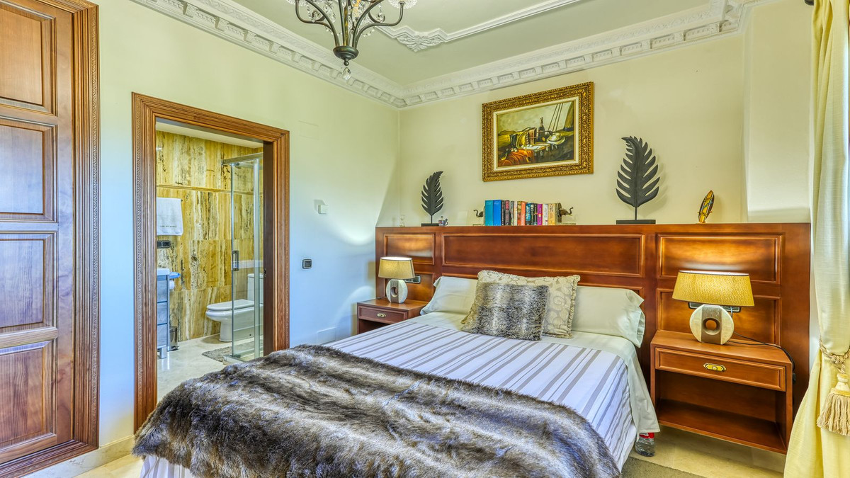 8 Bed Townhouse for sale in Alhaurín De La Torre Costa Del Sol, Málaga, Spain