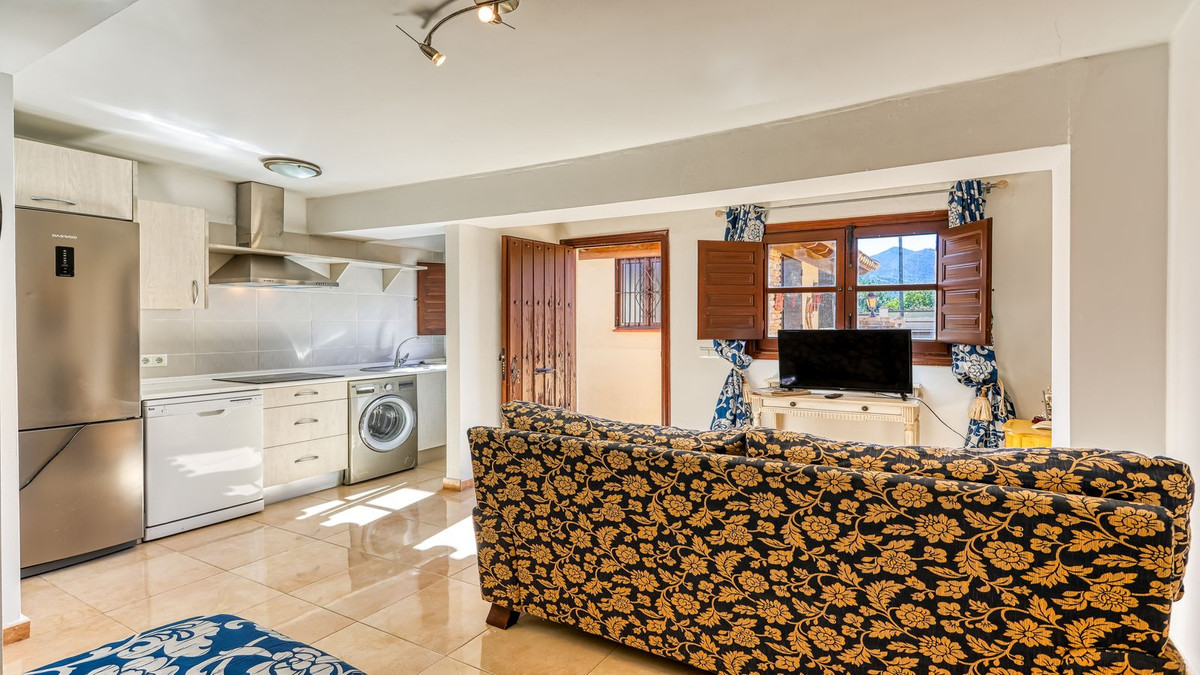 8 Bed Townhouse for sale in Alhaurín De La Torre Costa Del Sol, Málaga, Spain