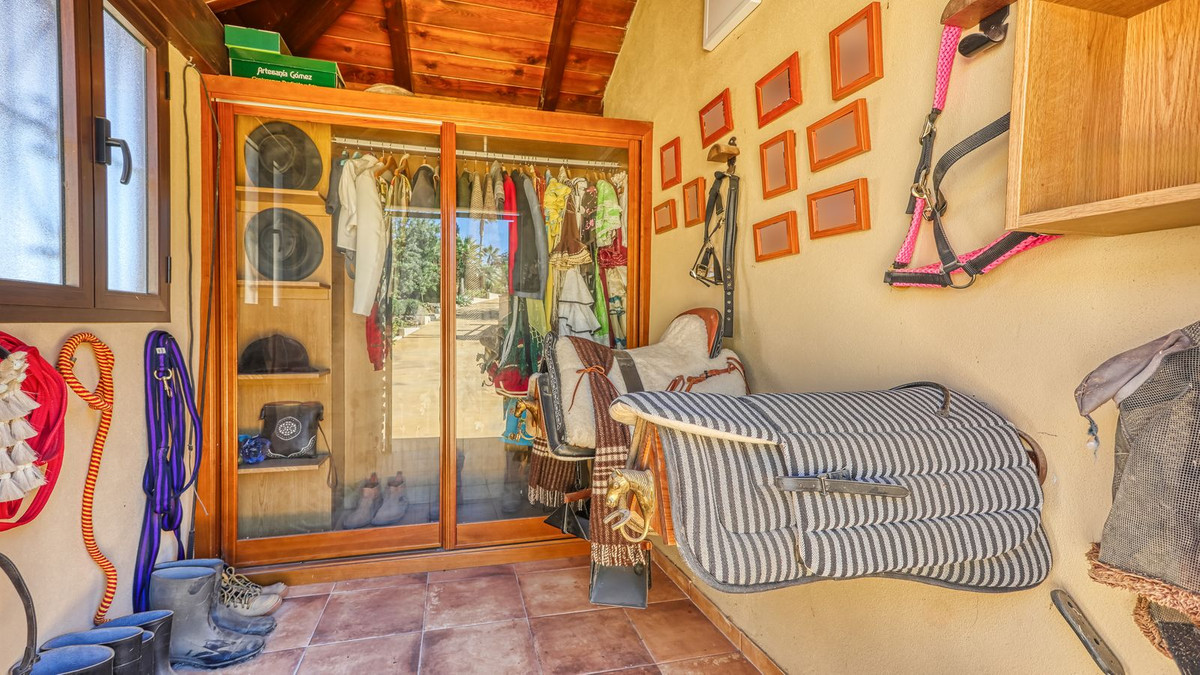 8 Bed Townhouse for sale in Alhaurín De La Torre Costa Del Sol, Málaga, Spain