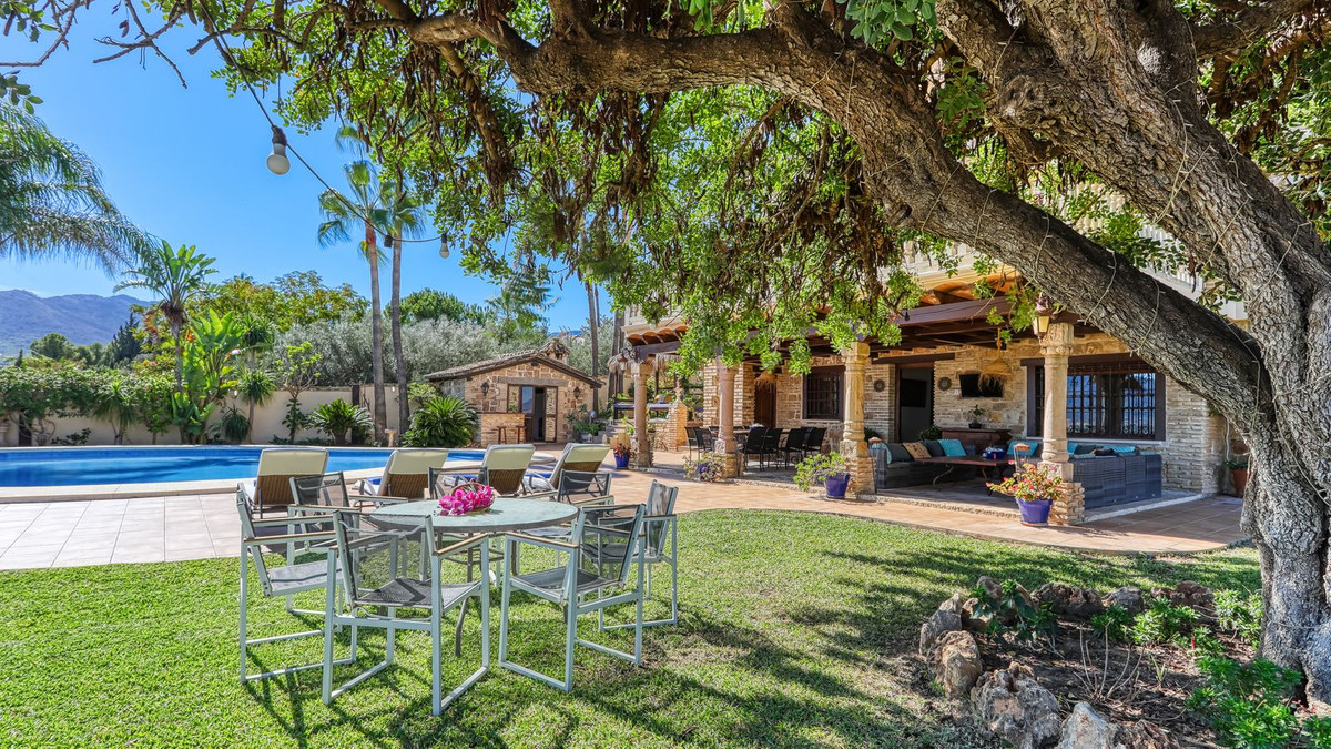 8 Bed Townhouse for sale in Alhaurín De La Torre Costa Del Sol, Málaga, Spain