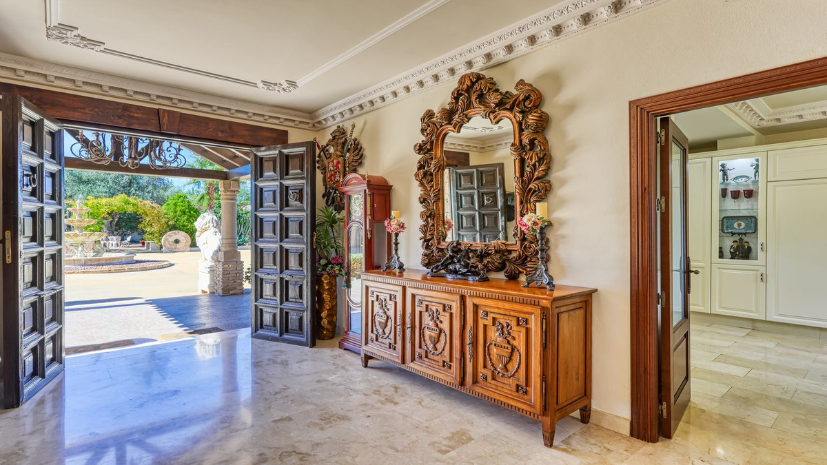 8 Bed Townhouse for sale in Alhaurín De La Torre Costa Del Sol, Málaga, Spain