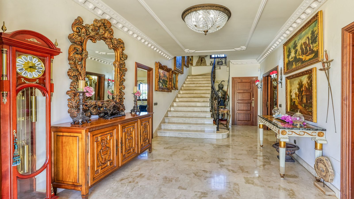 8 Bed Townhouse for sale in Alhaurín De La Torre Costa Del Sol, Málaga, Spain