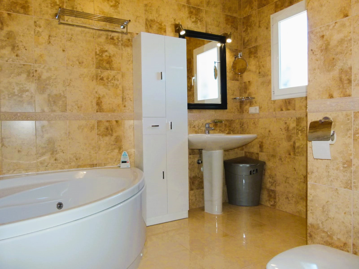Se vende Villa - Chalet de 3 dormitorios en Costa Blanca, Alicante, España