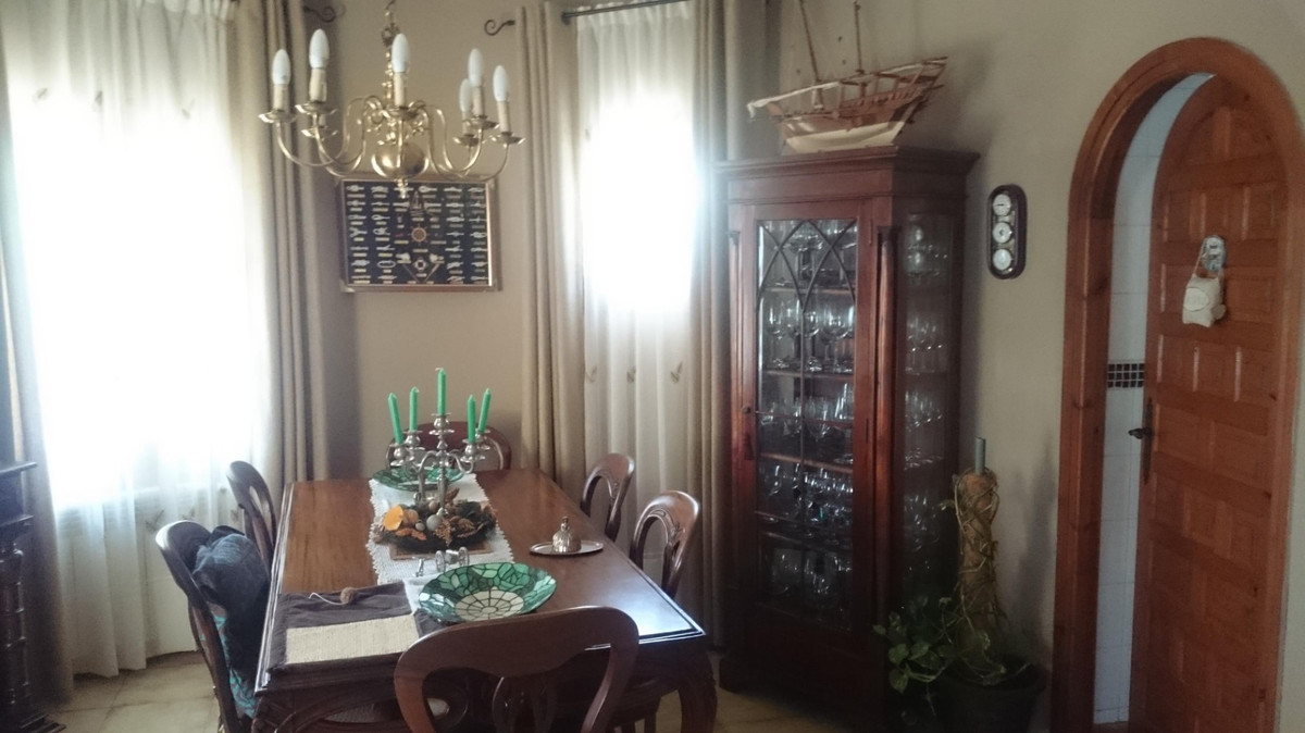 Se vende Villa - Chalet de 5 dormitorios en Costa Blanca, Alicante, España