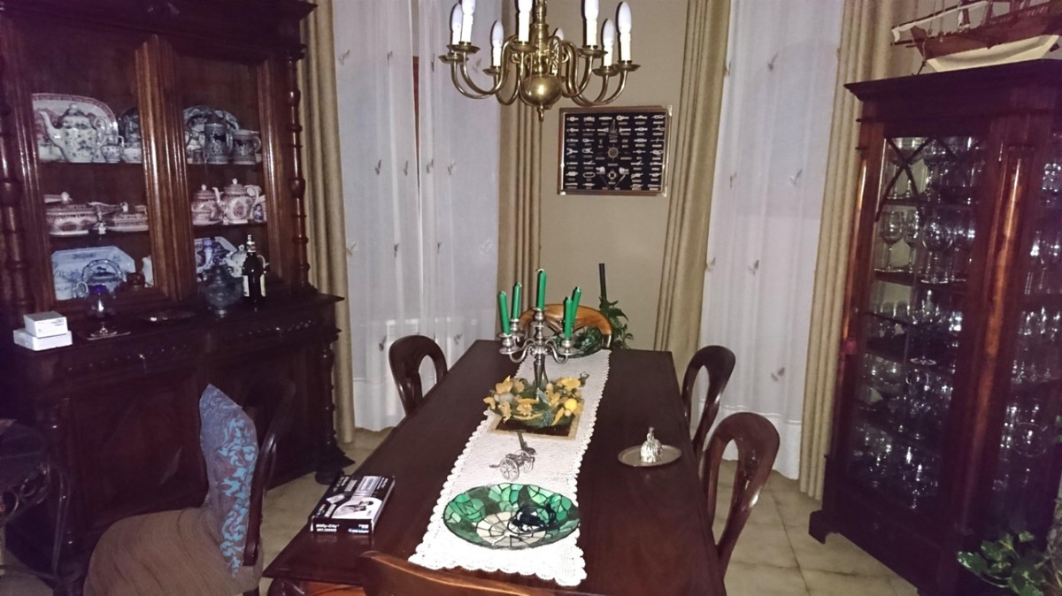 Se vende Villa - Chalet de 5 dormitorios en Costa Blanca, Alicante, España