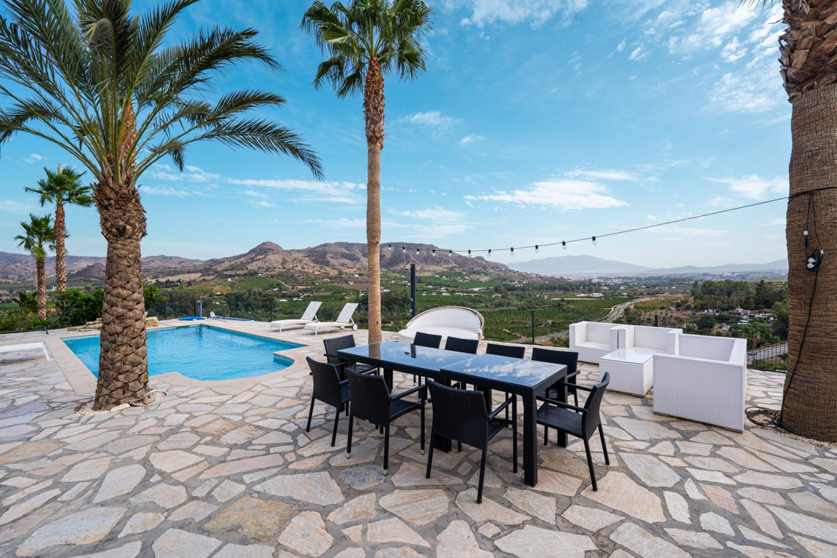 Se vende Finca - Cortijo de 4 dormitorios en Costa Del Sol, Málaga, España