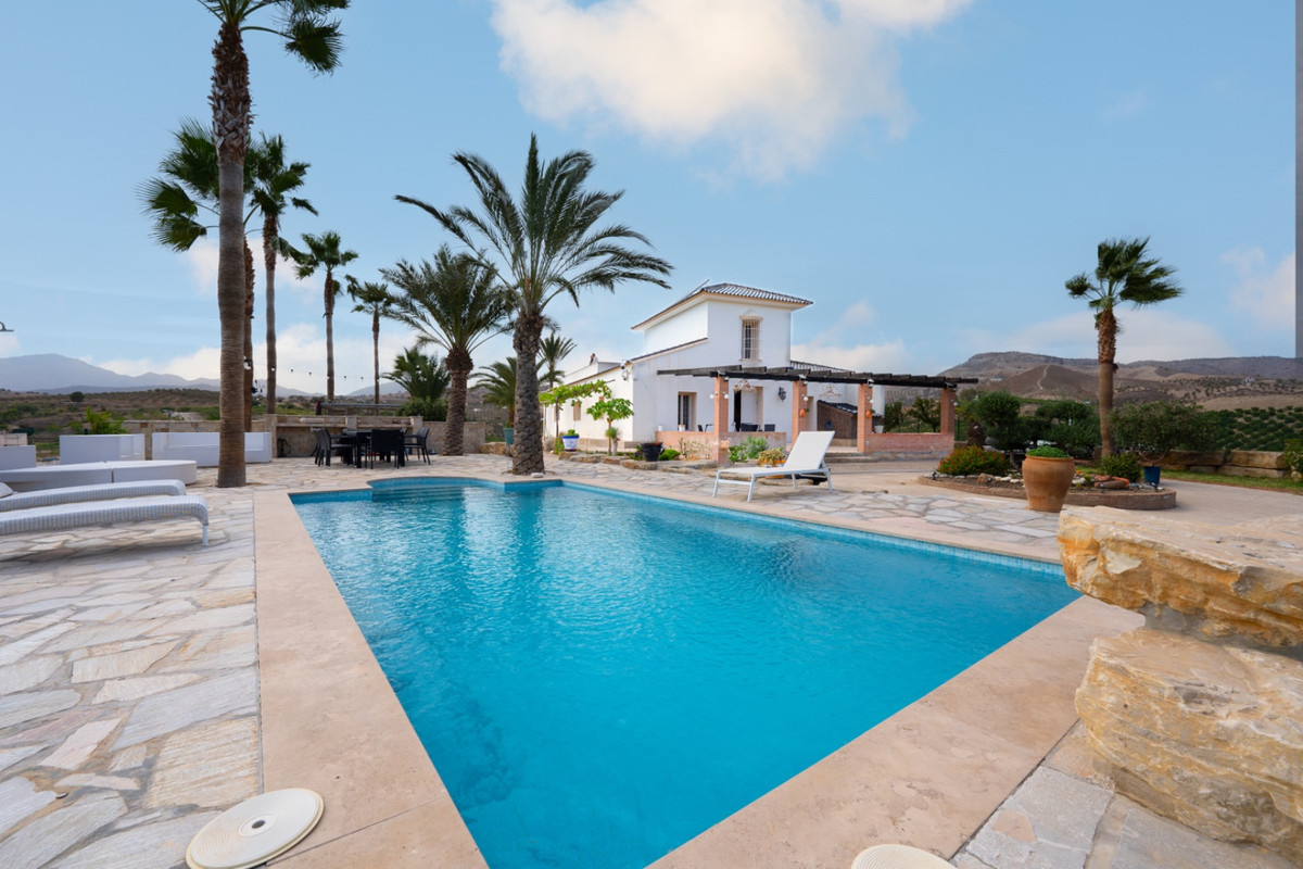 Se vende Finca - Cortijo de 4 dormitorios en Costa Del Sol, Málaga, España