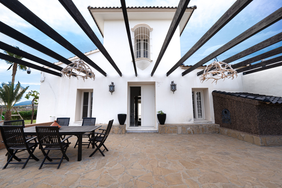Se vende Finca - Cortijo de 4 dormitorios en Costa Del Sol, Málaga, España