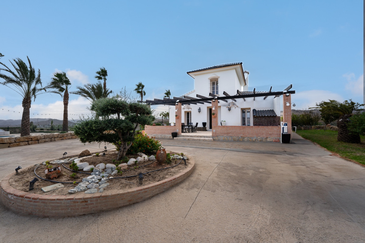 Se vende Finca - Cortijo de 4 dormitorios en Costa Del Sol, Málaga, España
